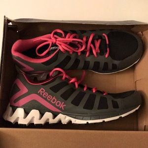 Reebok Womens Sneakers Sz 11 Black Gravel Hot Lips